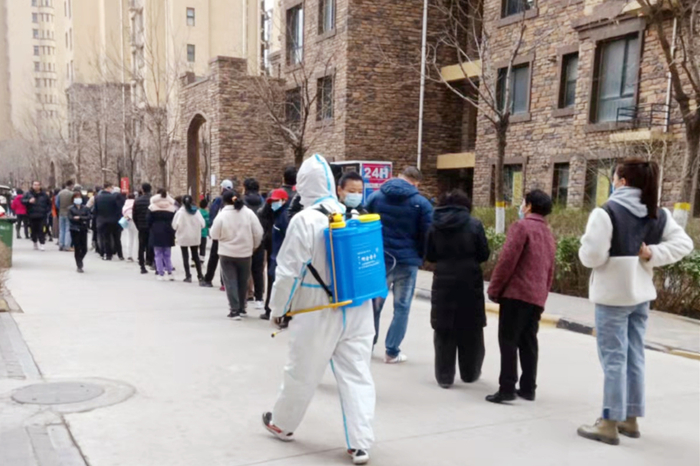 防疫當(dāng)前,致敬每一位守護(hù)隆泰物業(yè)家園平安的“孤勇者”(圖3)