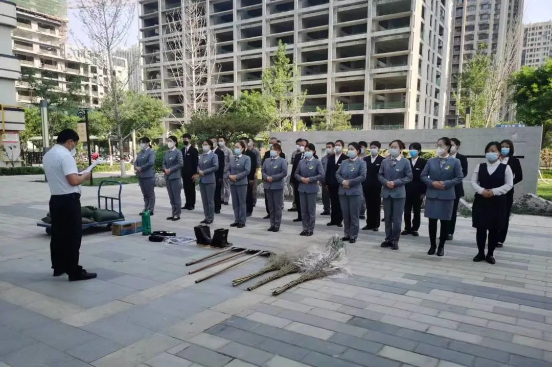 雨中堅守護家園，筑牢汛期安全墻(圖2)